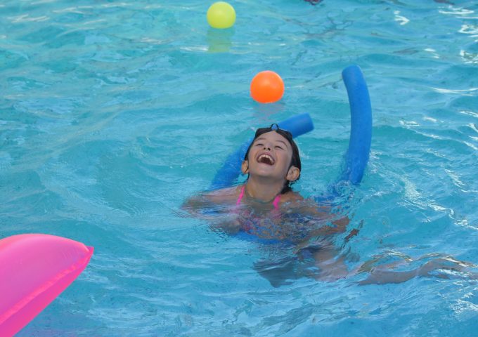 I TUOI BAMBINI NON VEDONO L’ ORA DI TUFFARSI IN PISCINA? Per loro un’ offerta speciale